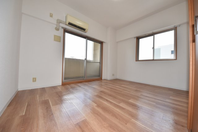 タウンコートサイワイチョウの寝室