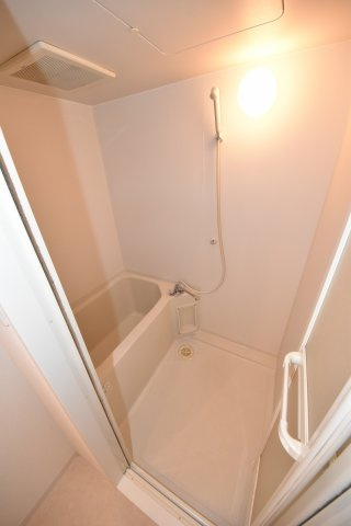 タウンコートサイワイチョウの浴室