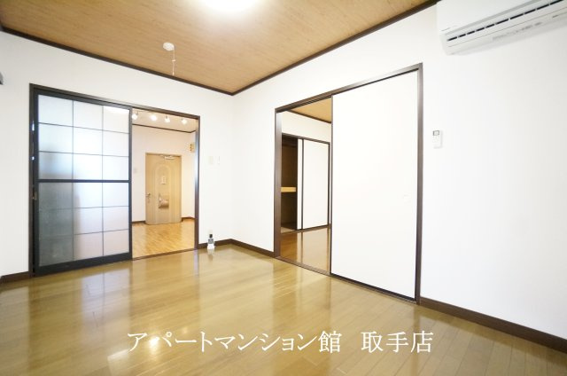 リバーハイツの居間・リビング