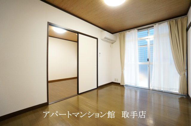 リバーハイツの居間・リビング