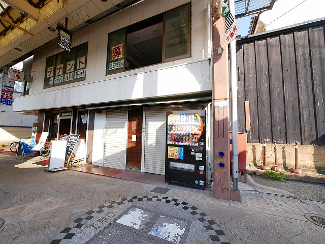 御門ビルの外観