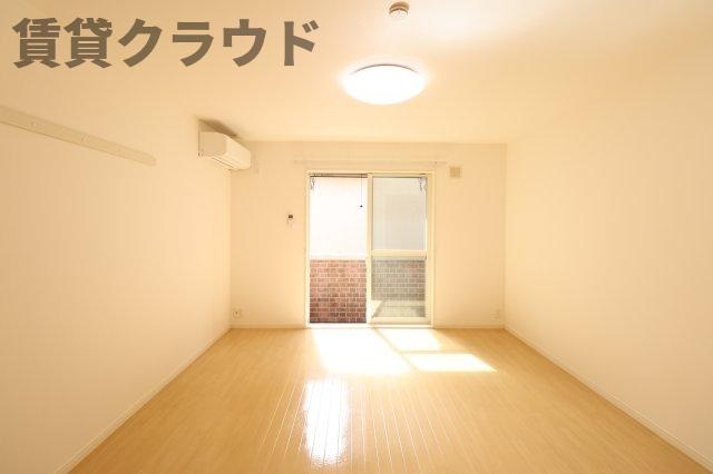 サンクレストの居間・リビング|きれいな洋室です