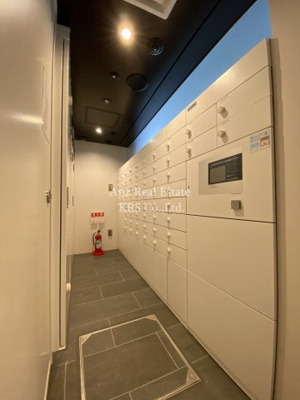 【その他共用部分】 | BPRレジデンス大阪本町Q | 大切な荷物をお預かり！宅配ボックスが設置されています♪