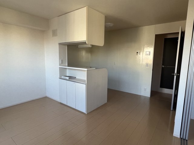 ロイヤルハイツの居間・リビング