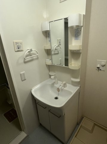 ロイヤルハイツの独立洗面台
