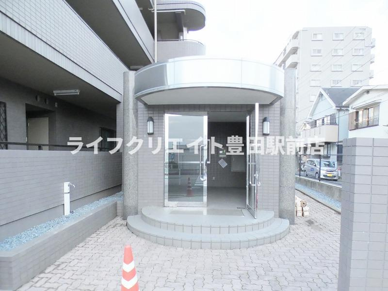 ヴィラ・クレスト旭が丘のエントランス
