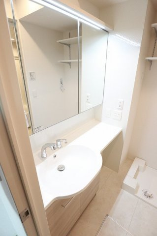 福生Haleleaの独立洗面台|写真は同建物の別部屋を参考に掲載しております。