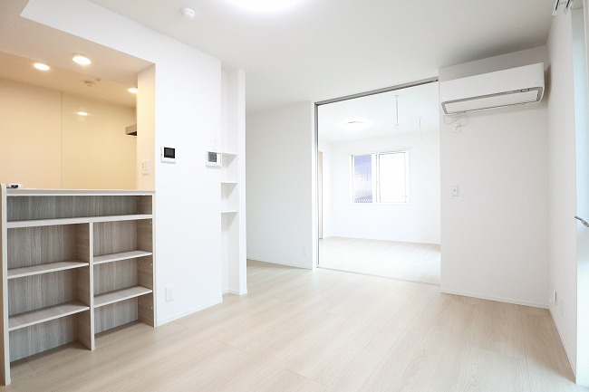 福生Haleleaの居間・リビング|写真は同建物の別部屋を参考に掲載しております。