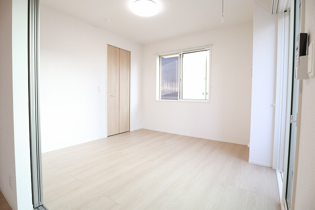 福生Haleleaの寝室|写真は同建物の別部屋を参考に掲載しております。