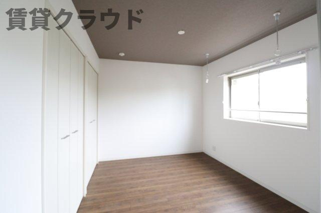 サンライトの洋室|明るい洋室です