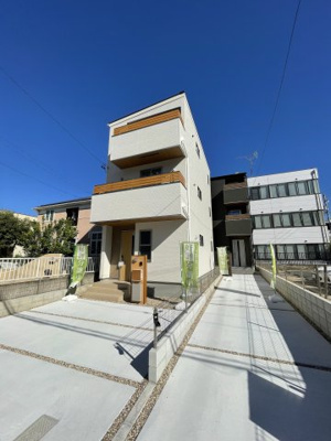 【外観】 | 名東区牧の原第2 全2棟 ＜仲介手数料無料＞牧の原小・牧の池中　新築一戸建て | 撮影
社長の村田です！
自らプレイヤーとして営業しています
長年の経験と実績から皆様により良いマイホーム購入のご提案をいたします。
住宅ローンの不安や購入後の不安等何でもご相談ください。