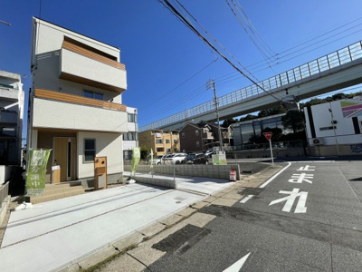 【前面道路含む現地写真】 | 名東区牧の原第2 全2棟 ＜仲介手数料無料＞牧の原小・牧の池中　新築一戸建て | 撮影
社長の村田です！
自らプレイヤーとして営業しています
長年の経験と実績から皆様により良いマイホーム購入のご提案をいたします。
住宅ローンの不安や購入後の不安等何でもご相談ください。