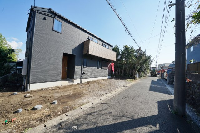 【横浜市旭区笹野台２丁目10-12全２棟新築戸建てＡ号棟】★仲介手数料無料★（笹野台小学校・希望が丘中学校）の前面道路含む現地写真