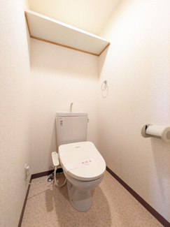 温水洗浄便座機能付のトイレ