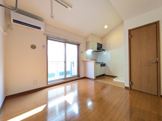 洋室6.1帖　室内物干しもございます！