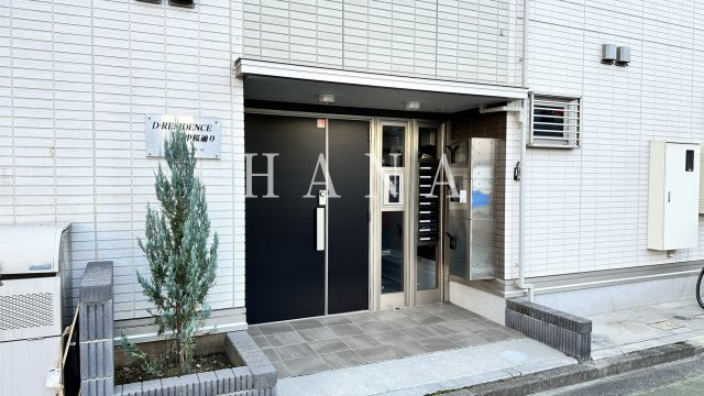 D-RESIDENCE府中桜通りのエントランス