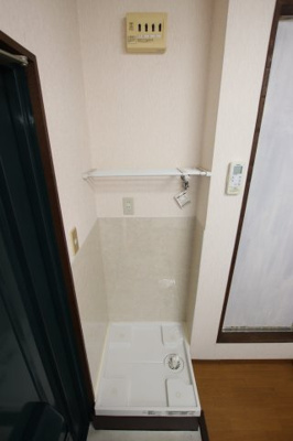 【設備】 | エレガントハイツ | 室内洗濯機置場