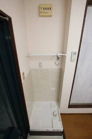 【設備】 | エレガントハイツ | 室内洗濯機置場