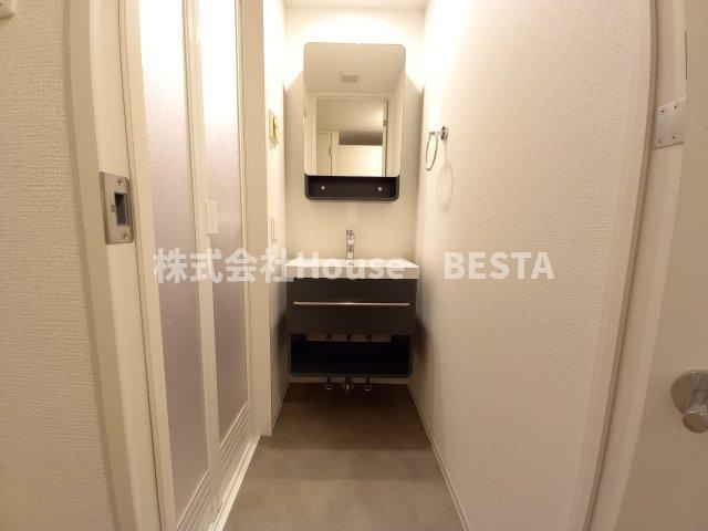 セレニテ神戸ミラクノールの独立洗面台