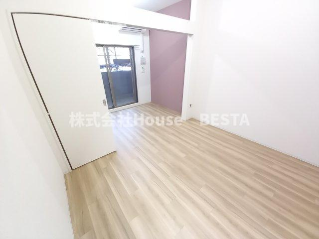 セレニテ神戸ミラクノールの洋室