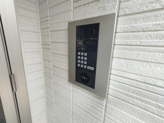 シャルムB棟のセキュリティ|TVモニター付きインターホンです