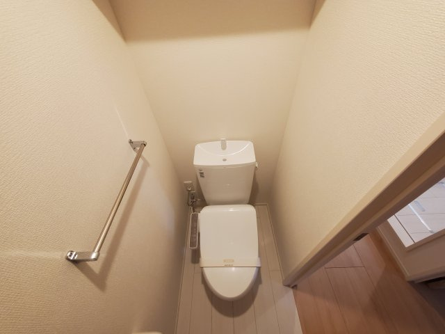 シャルムB棟のトイレ|落ち着いたトイレです