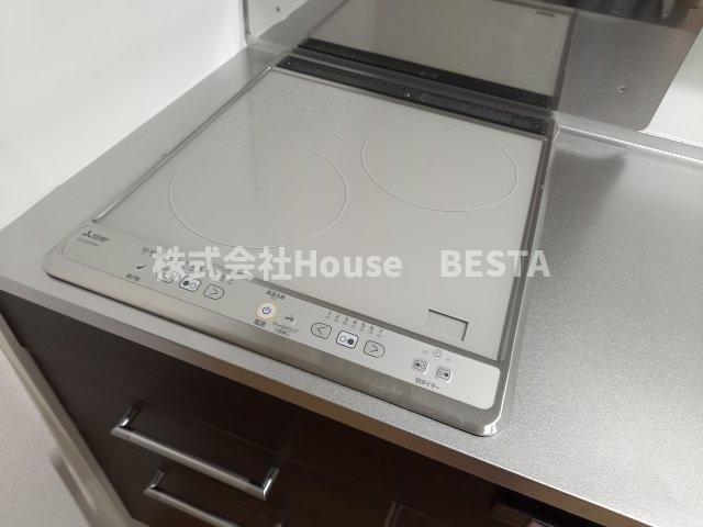 セレニテ神戸ミラクノールのキッチン