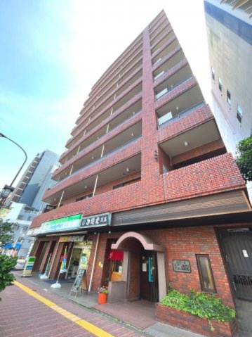 【外観】 | ルミエール文京伝通院 3F | 【 Appearance 】
存在感のある建物は、居住者の拠点としてずっと価値を持ち続ける。今もそこでじっと佇み、居住者の安全や安心を守ってくれています。