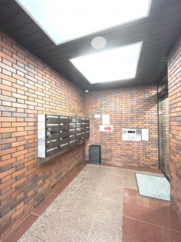【設備】 | ルミエール文京伝通院 3F | 【 others 】
エントランス左手にある郵便受けです。
