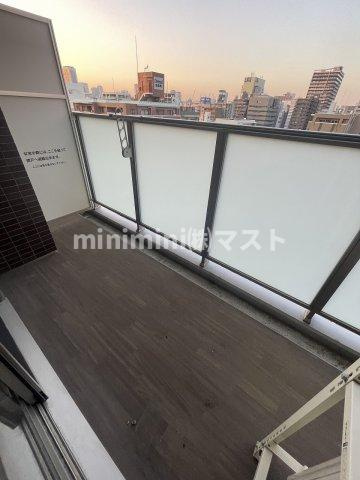 エス・キュート南森町のバルコニー