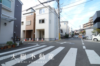 【前面道路含む現地写真】 | 海老名市東柏ケ谷6丁目  新築戸建て　全２棟　【仲介手数料無料】