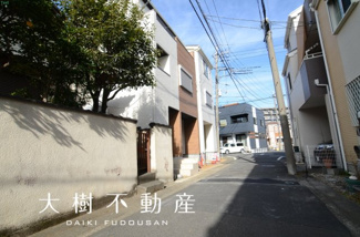 【前面道路含む現地写真】