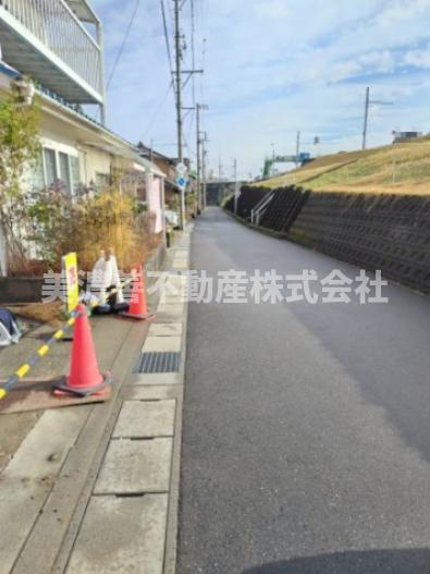 ６１９１７　岐阜市山吹町４丁目土地の前面道路含む現地写真