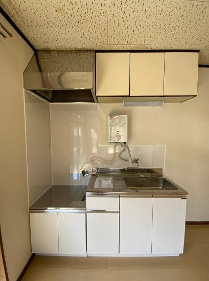 青梅市大門１丁目のアパートのキッチン