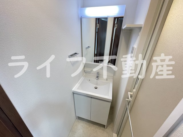 スプランディット高井田の独立洗面台|使いやすい独立洗面台です