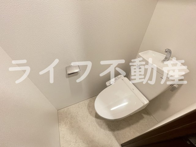 グランカーサ高井田のトイレ|シンプルで使いやすいトイレです