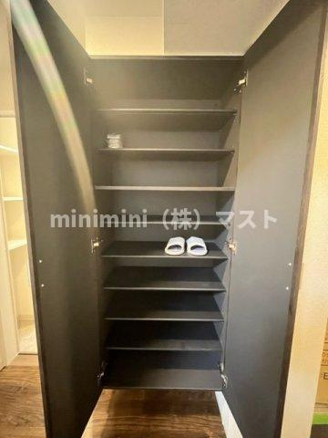 大阪市天王寺区東高津町の賃貸マンションの収納