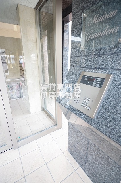 メゾン・グランドゥールのエントランス