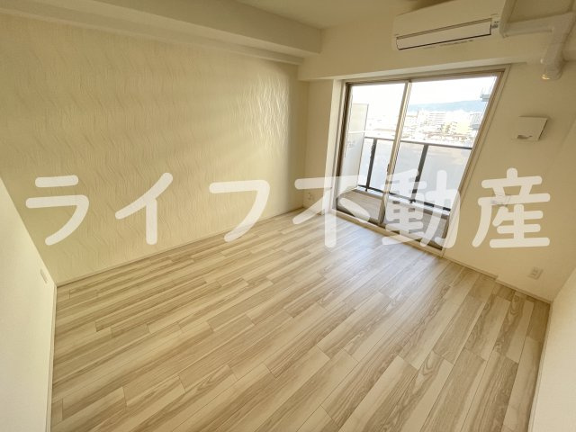 グランカーサ高井田の居間・リビング|使いやすい居間です