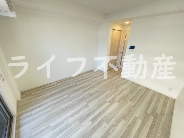 グランカーサ高井田の内装|明るい色調の室内です