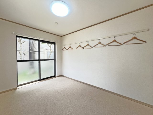 東小岩戸建の洋室