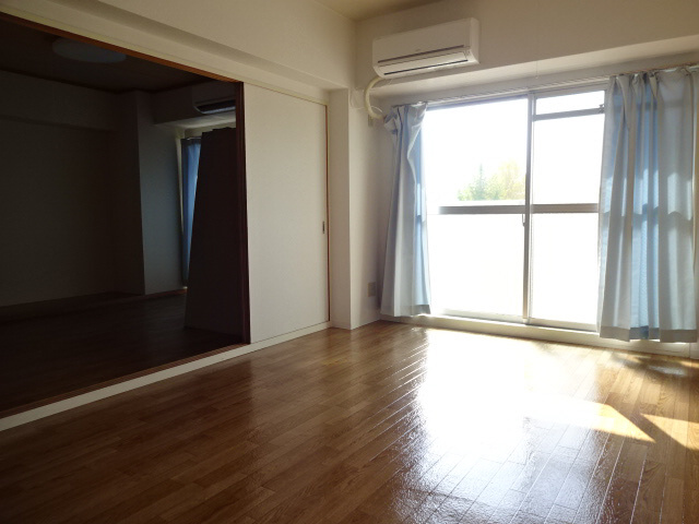 デュプレックス船場の居間・リビング