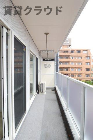 カーサフェリーチェのバルコニー|バルコニー付きのしっかり光が取り込める洋室です！