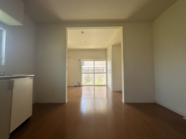 ハイツ西庄の居間・リビング