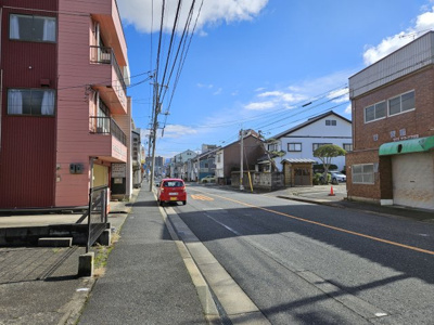 【前面道路含む現地写真】 | 鳥取市行徳２丁目 中古戸建て