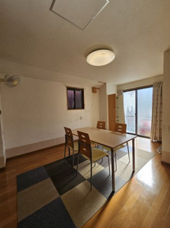 【居間・リビング】 | 鳥取市行徳２丁目 中古戸建て