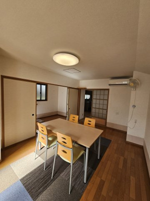 【居間・リビング】 | 鳥取市行徳２丁目 中古戸建て