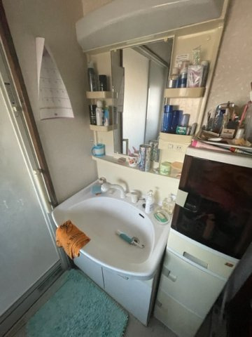 北上市大堤東三丁目　中古住宅の独立洗面台