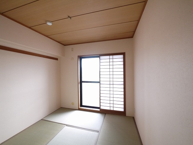 ライフコート富雄の和室