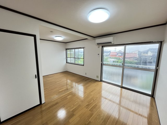 コーポレスANNEの居間・リビング